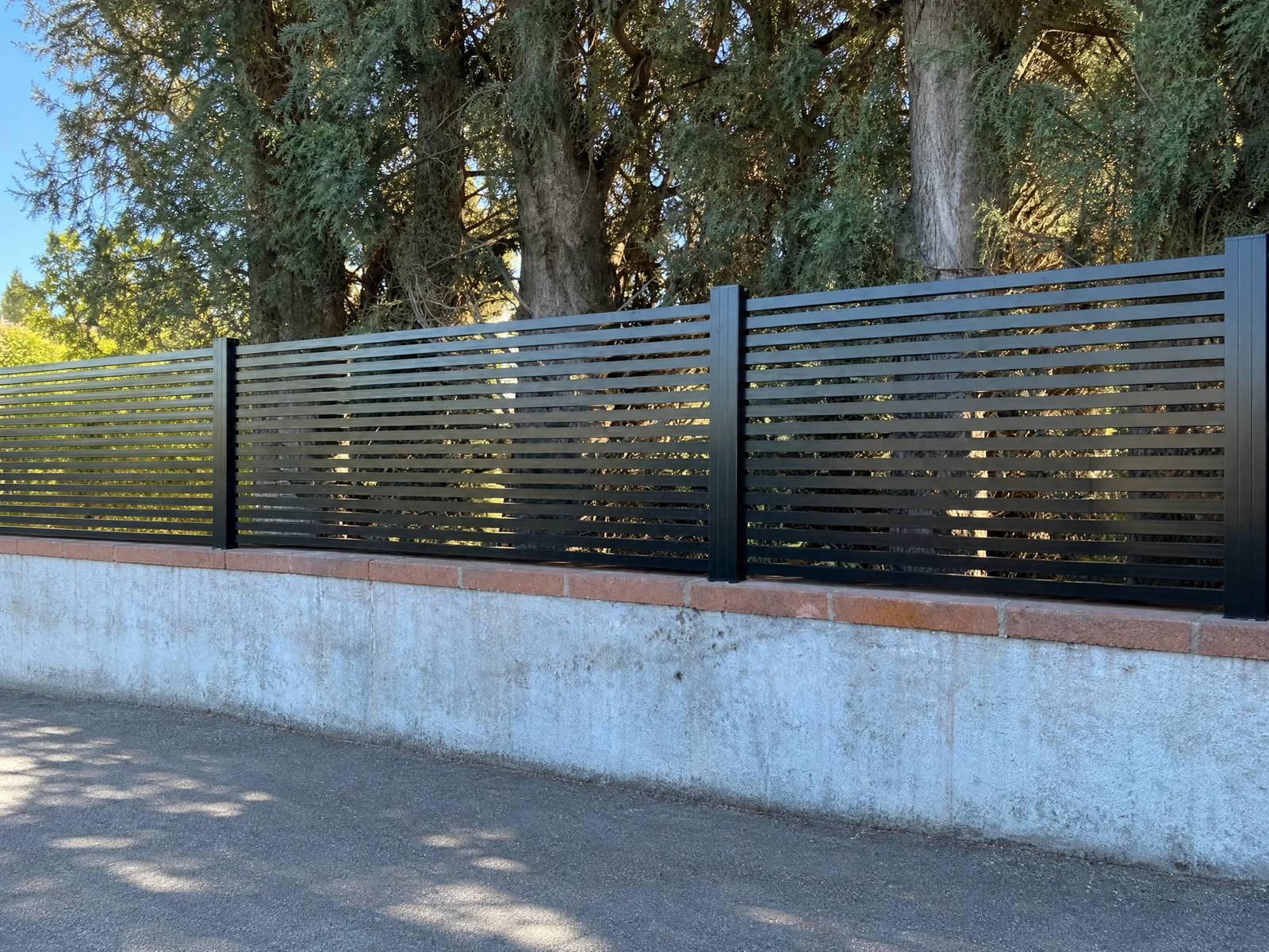 Black Matte Horizontal Louver Wall-Top Fence for Existing Low Walls Black Matte Horizontal Louver Wall-Top Fence for Existing Low Walls
